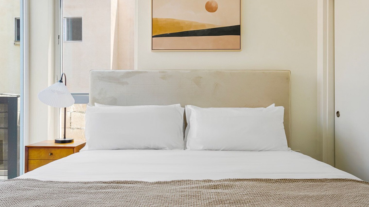 Photo of Bedroom in Wilshire Center