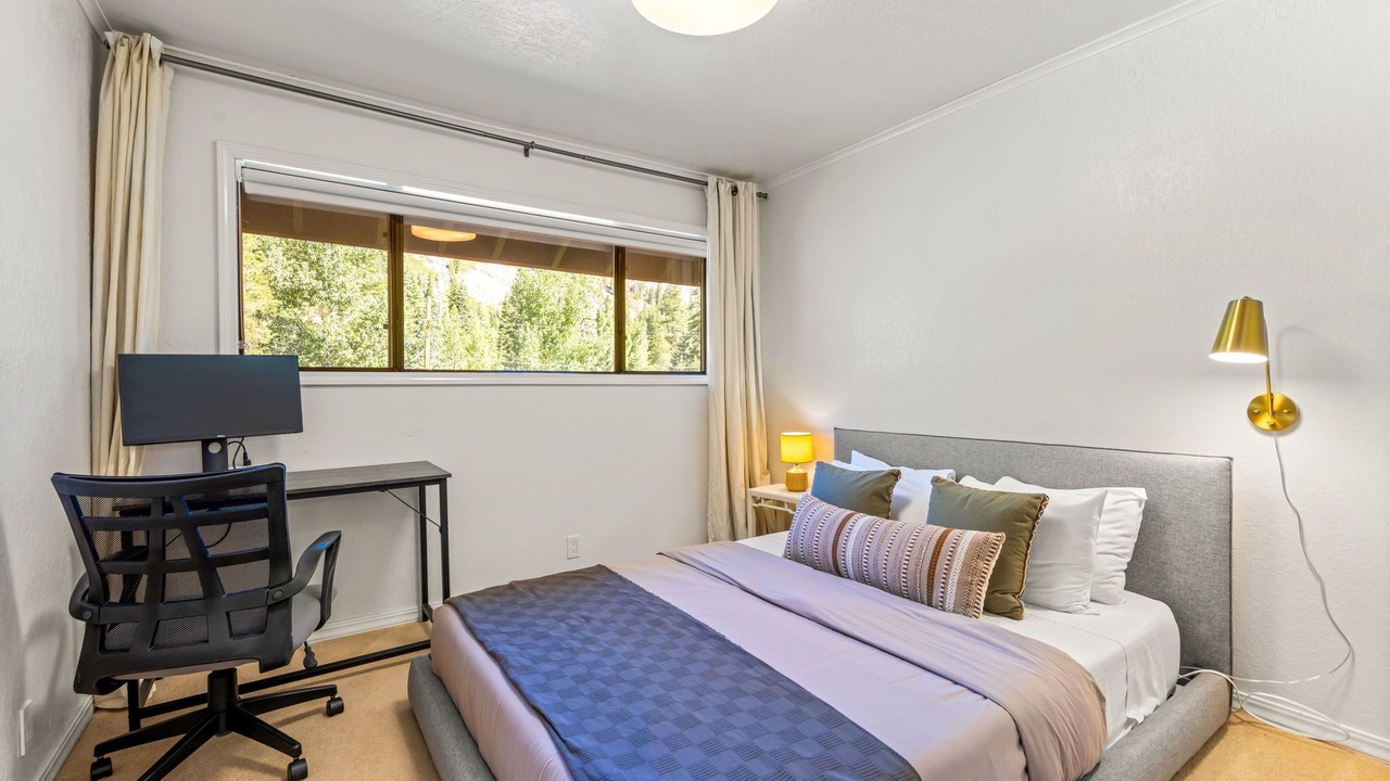 Photo of Bedroom in Alpine Meadows