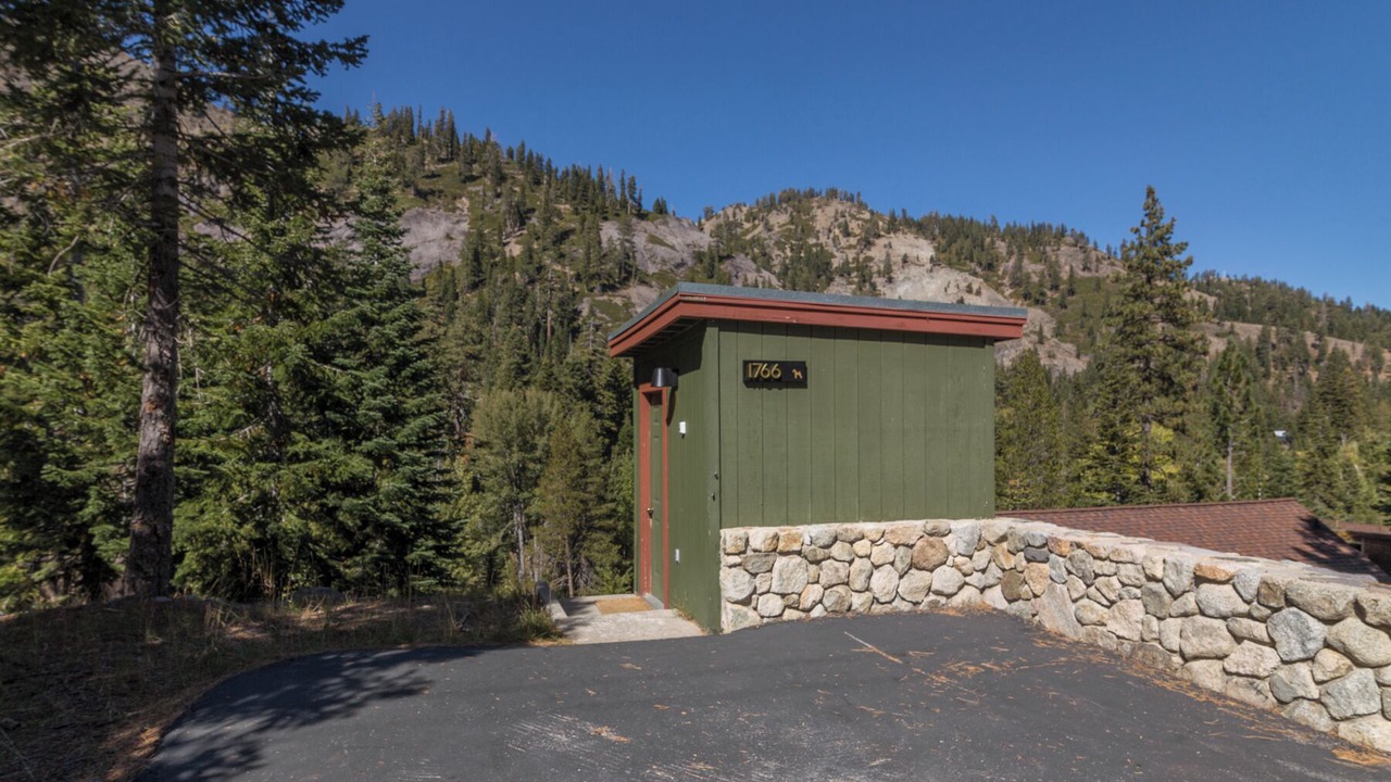 Photo of Others in Alpine Meadows