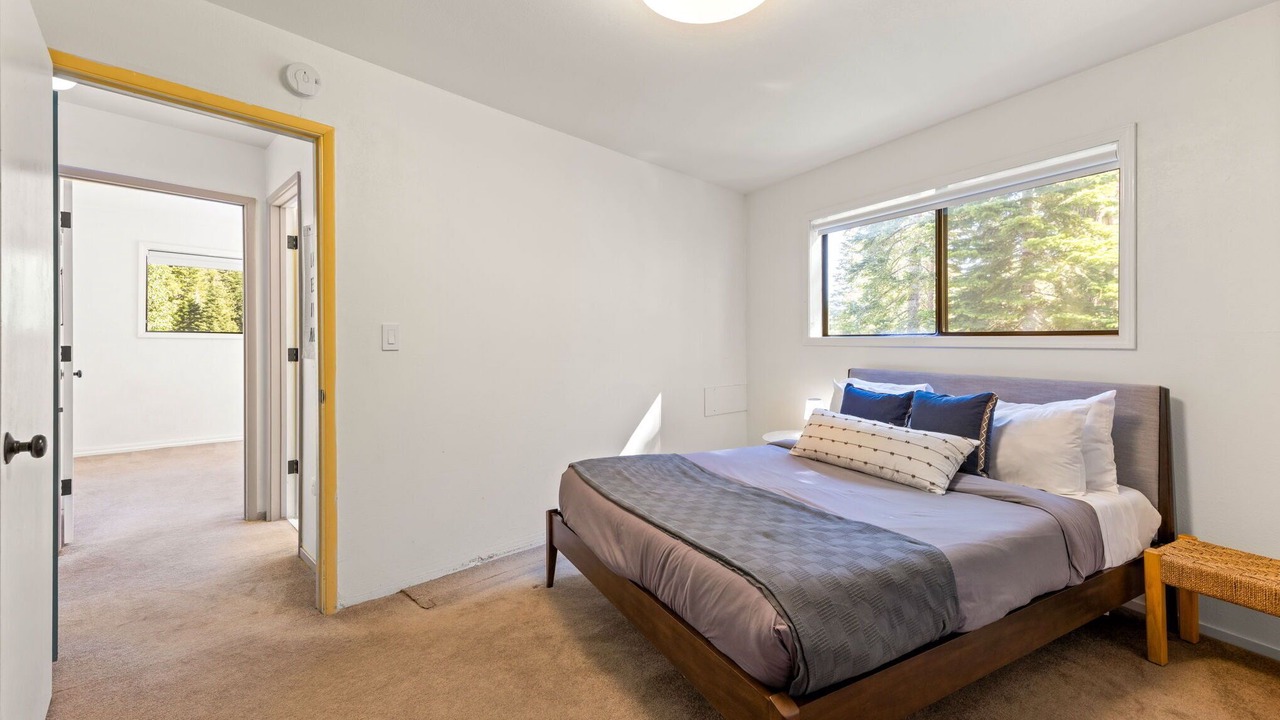 Photo of Bedroom in Alpine Meadows