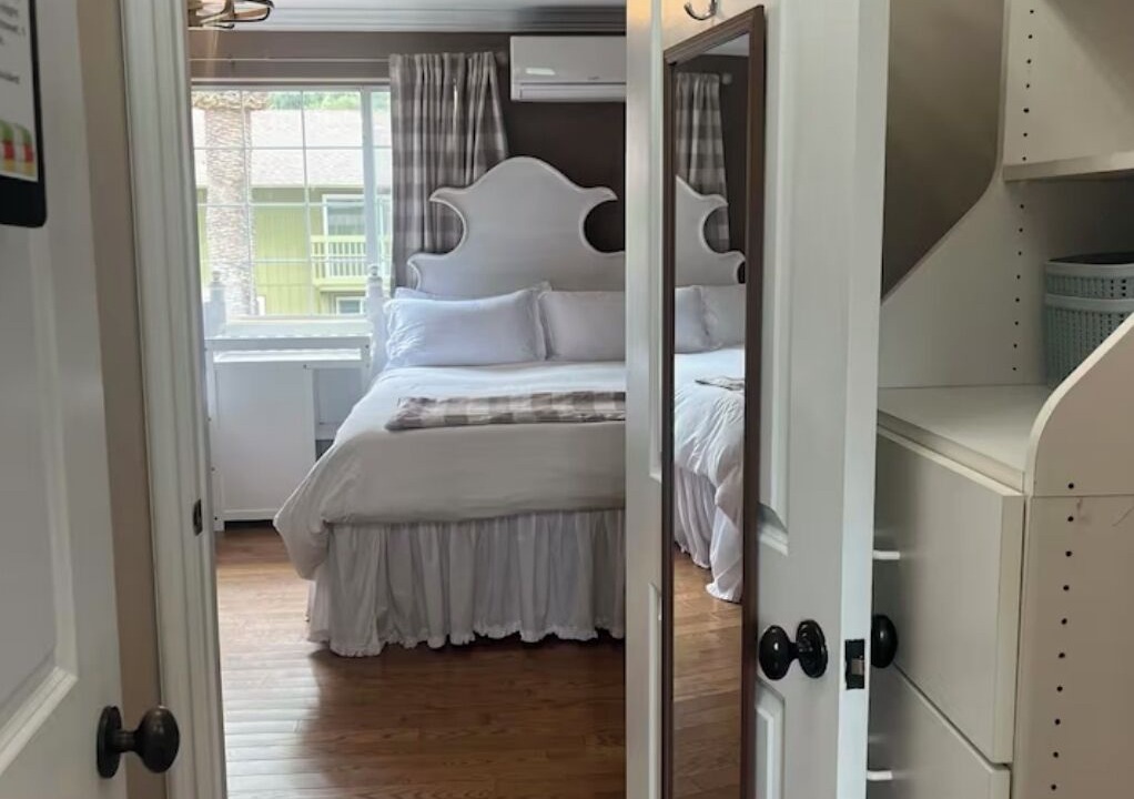 Photo of Bedroom in Avalon