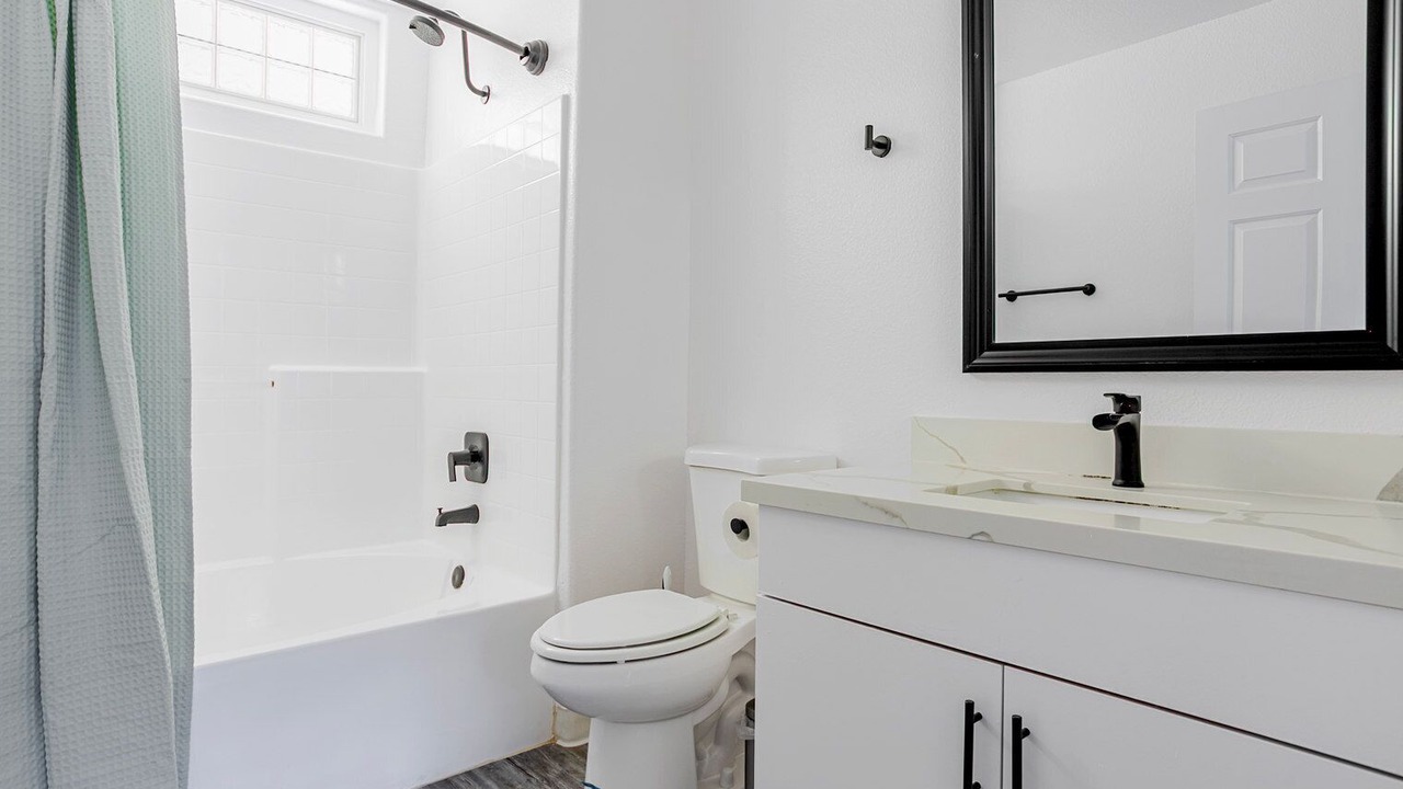 Photo of Bathroom in Mar Vista