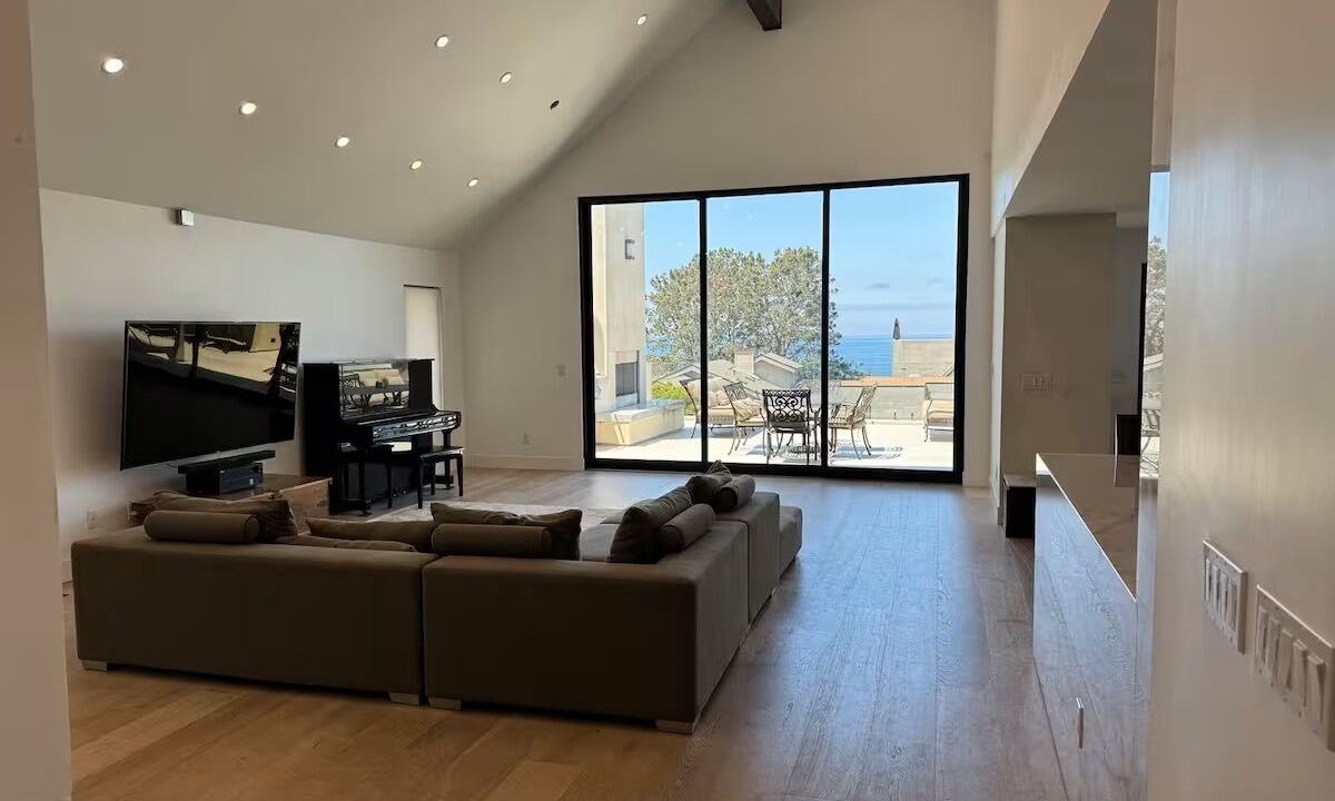Photo of Livingroom in Del Mar Heights