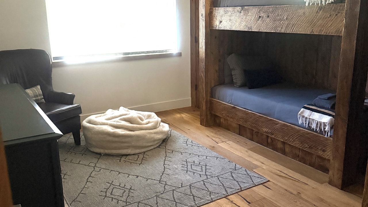 Photo of Bedroom in Mountain View Estates