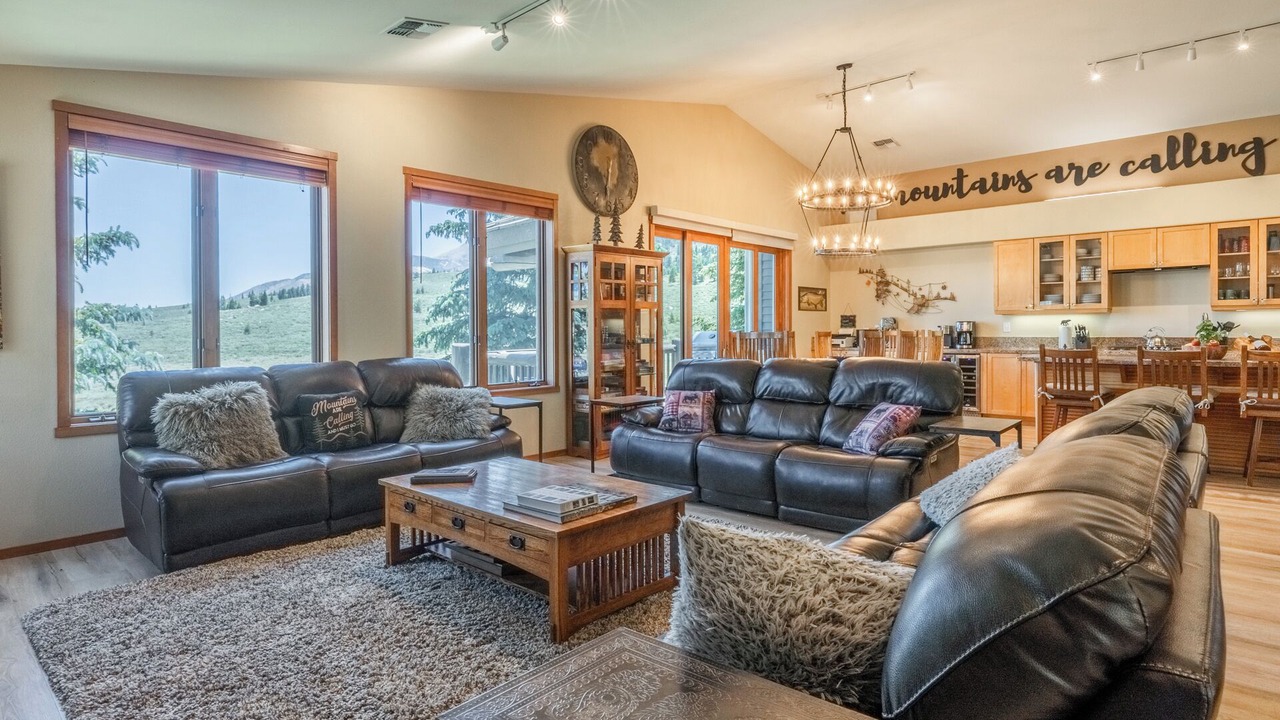 Photo of Livingroom in Mammoth Lakes