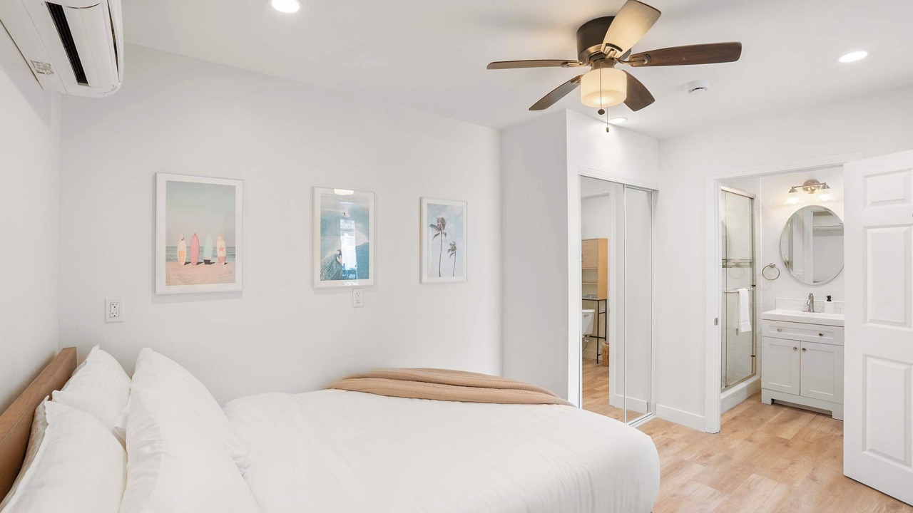 Photo of Bedroom in Village of La Jolla