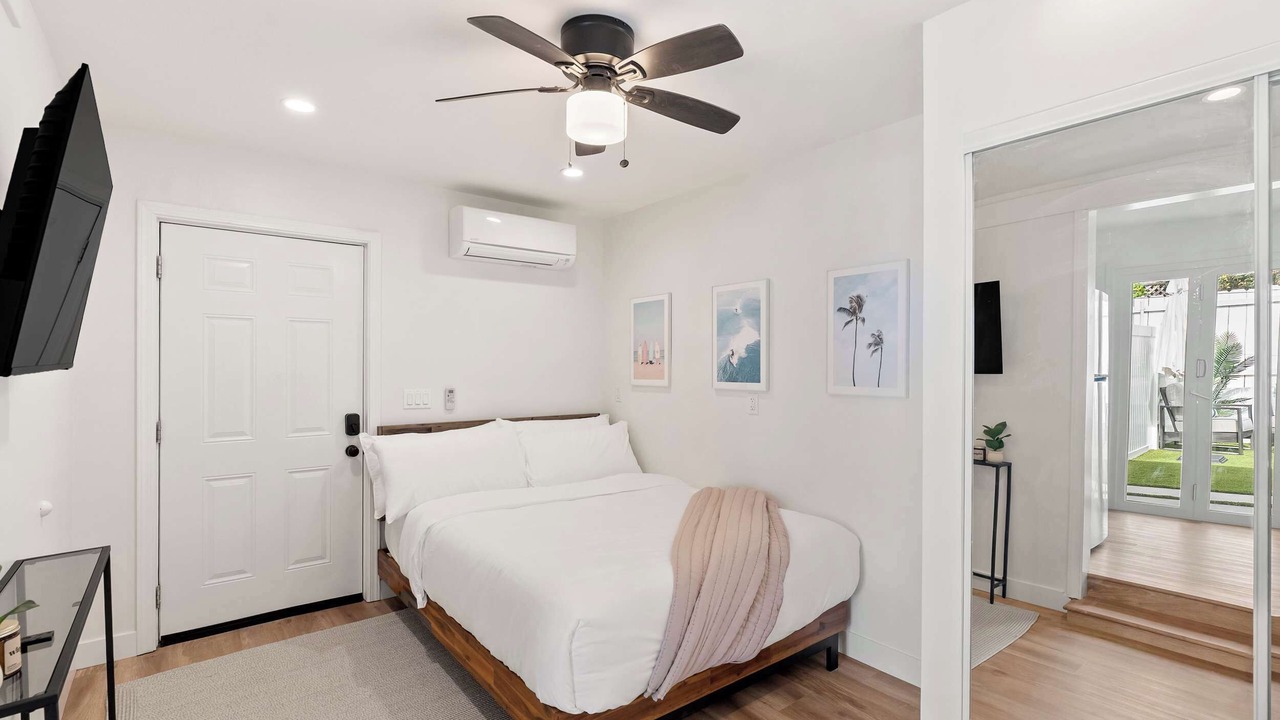 Photo of Bedroom in Village of La Jolla