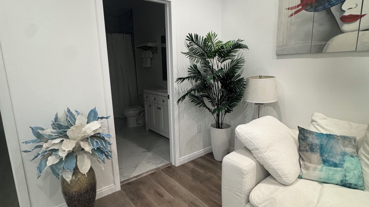 Photo of Livingroom in Canoga Park