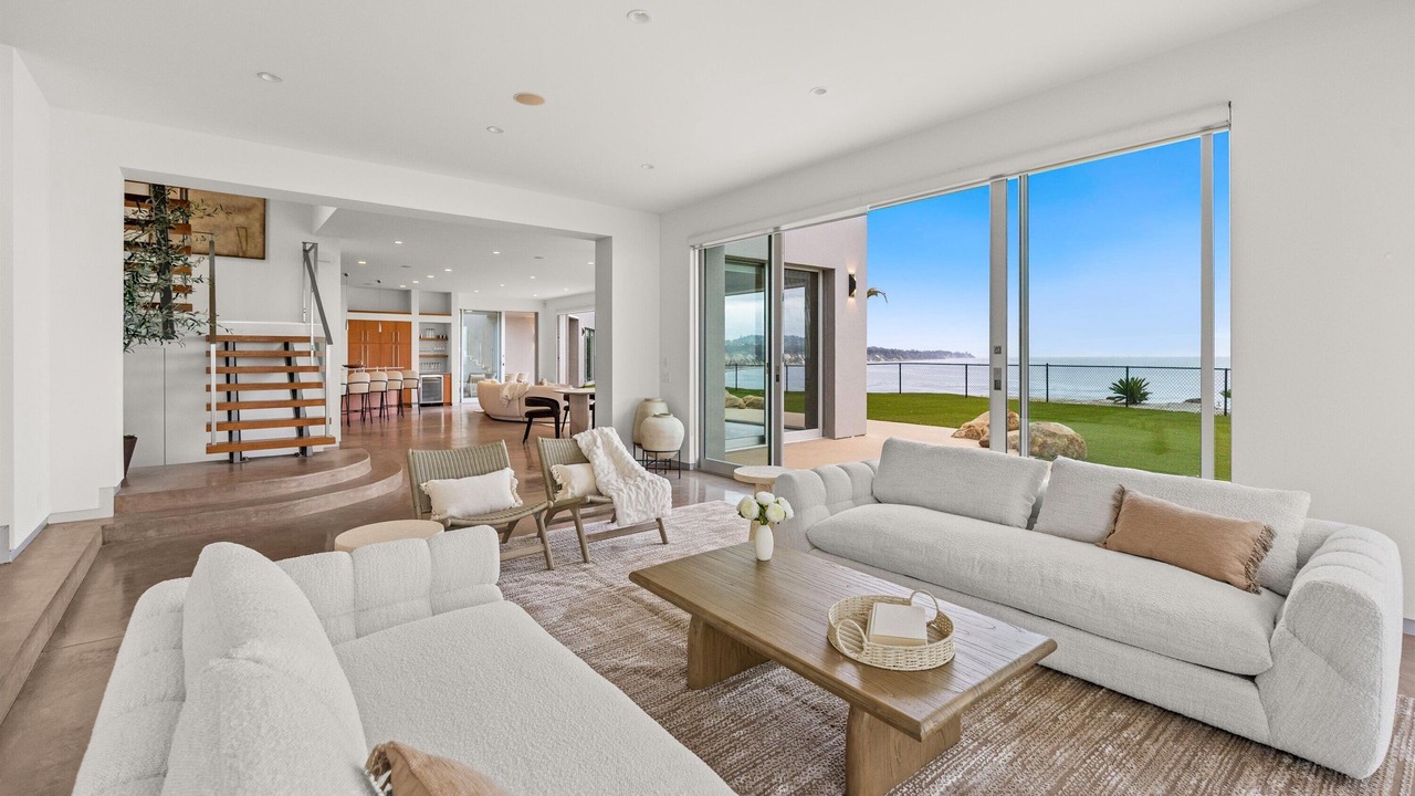 Photo of Livingroom in Santa Barbara