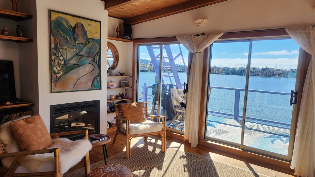Photo of Livingroom in Marin City