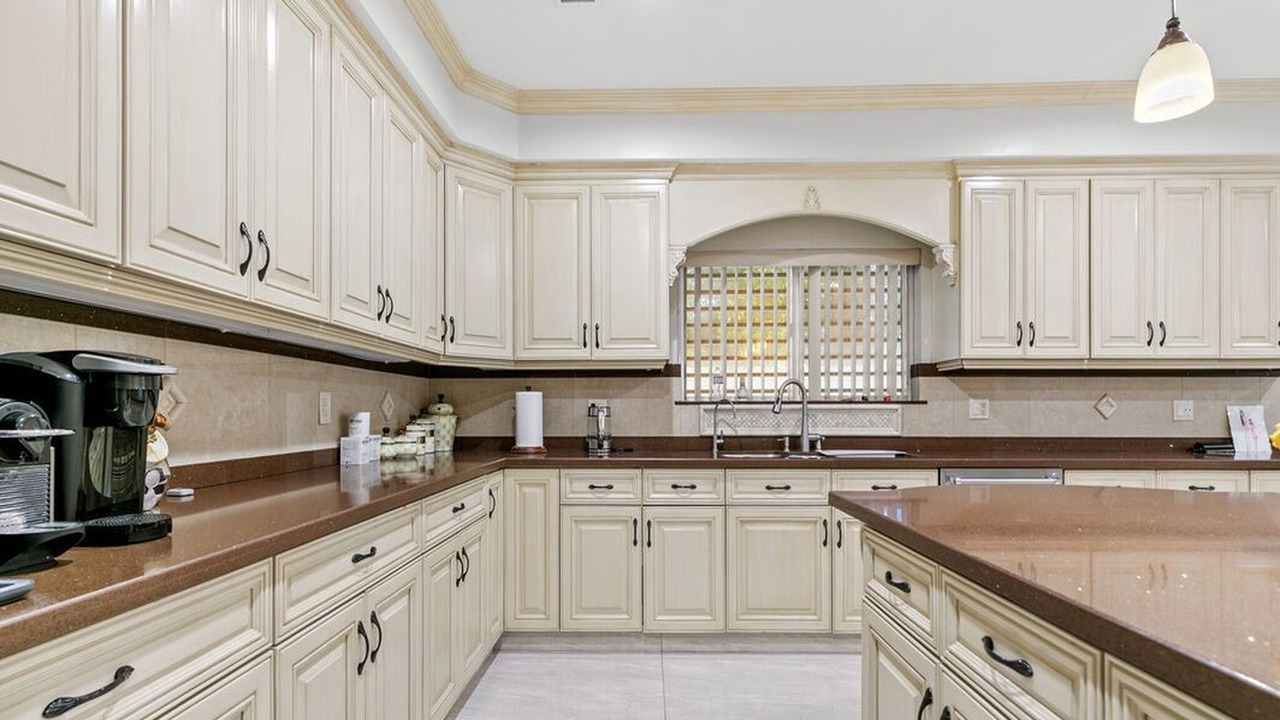 Photo of Kitchen in Valley Glen