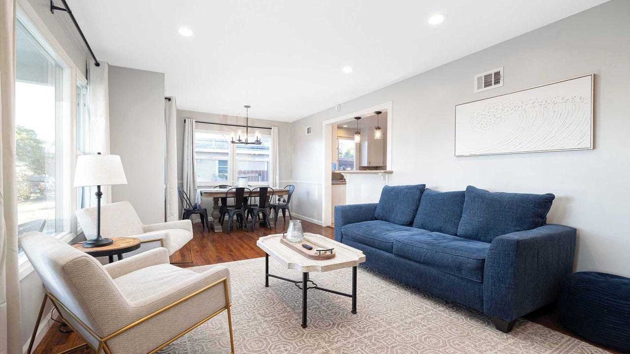 Photo of Livingroom in Allied Gardens