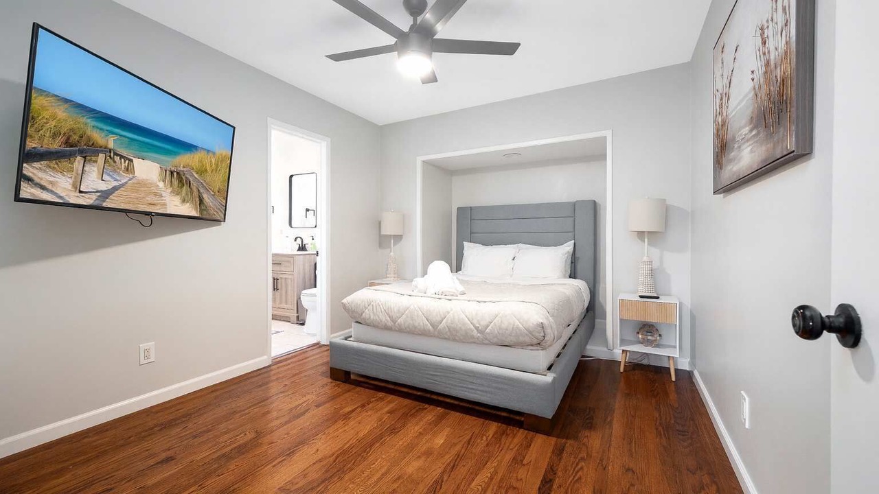 Photo of Bedroom in Allied Gardens