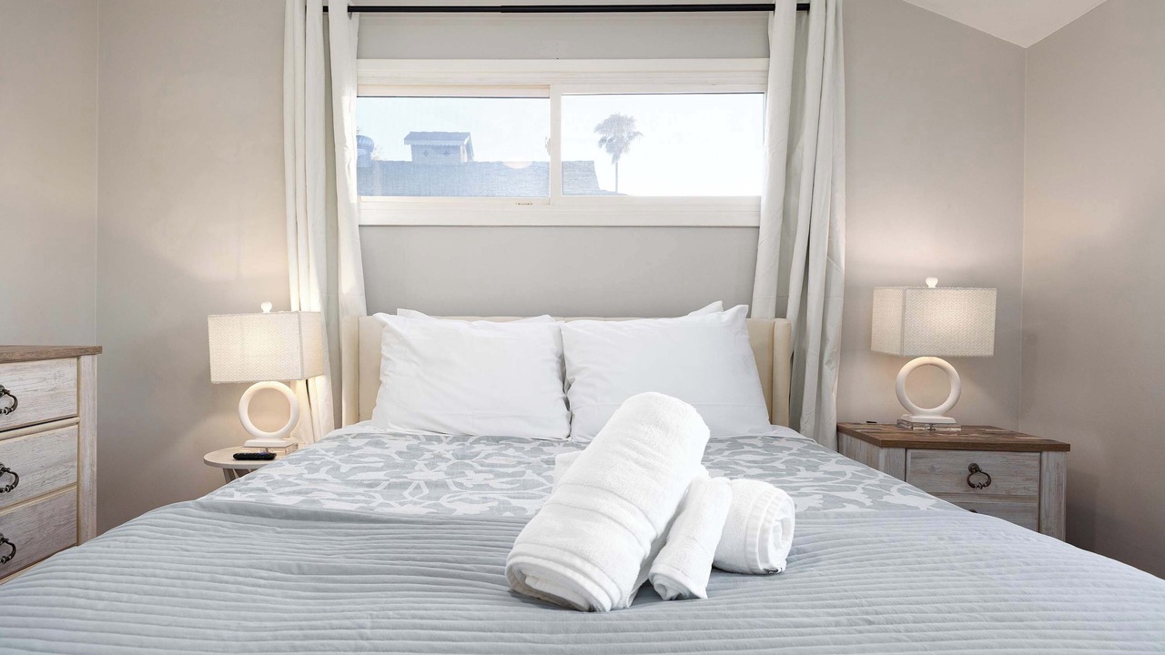 Photo of Bedroom in Allied Gardens