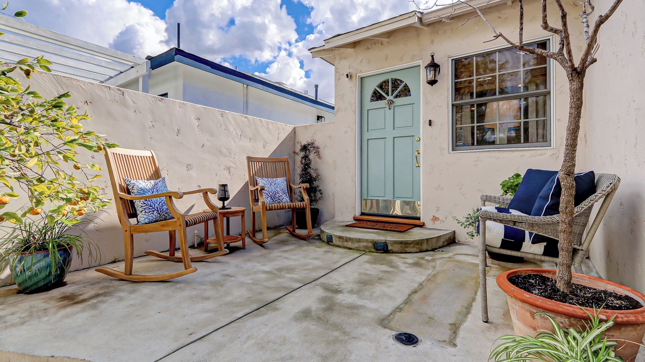Photo of Patio Balcony in Tree Section