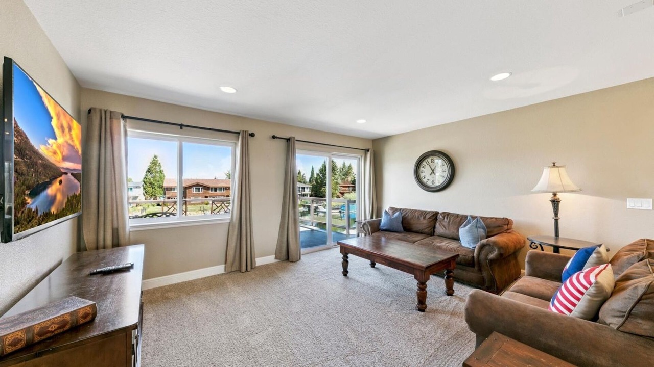Photo of Livingroom in Tahoe Keys