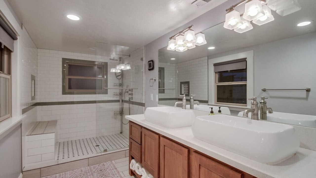 Photo of Bathroom in South Park