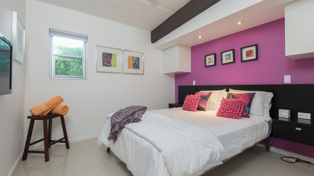 Photo of Bedroom in Racquet Club Estates