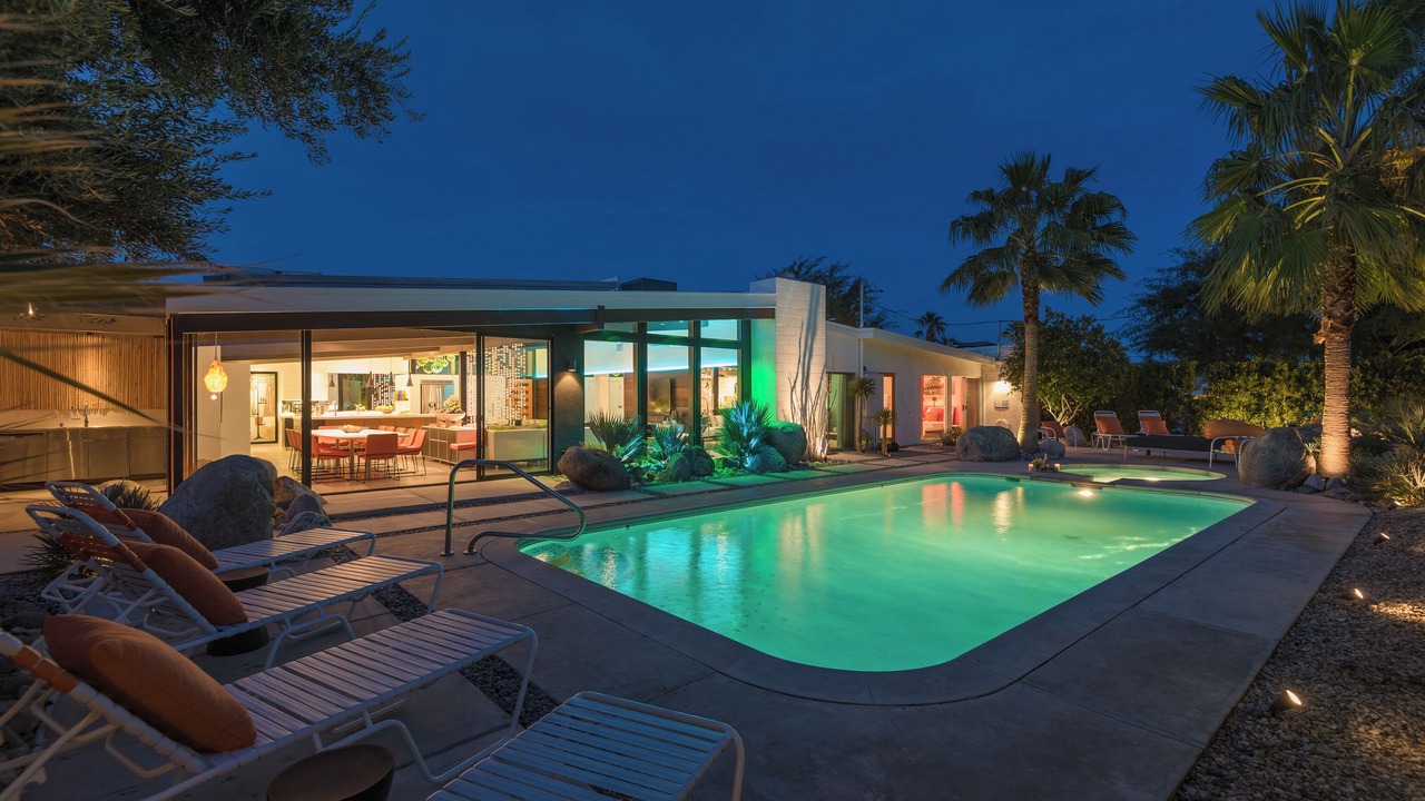 Photo of Outdoor in Racquet Club Estates