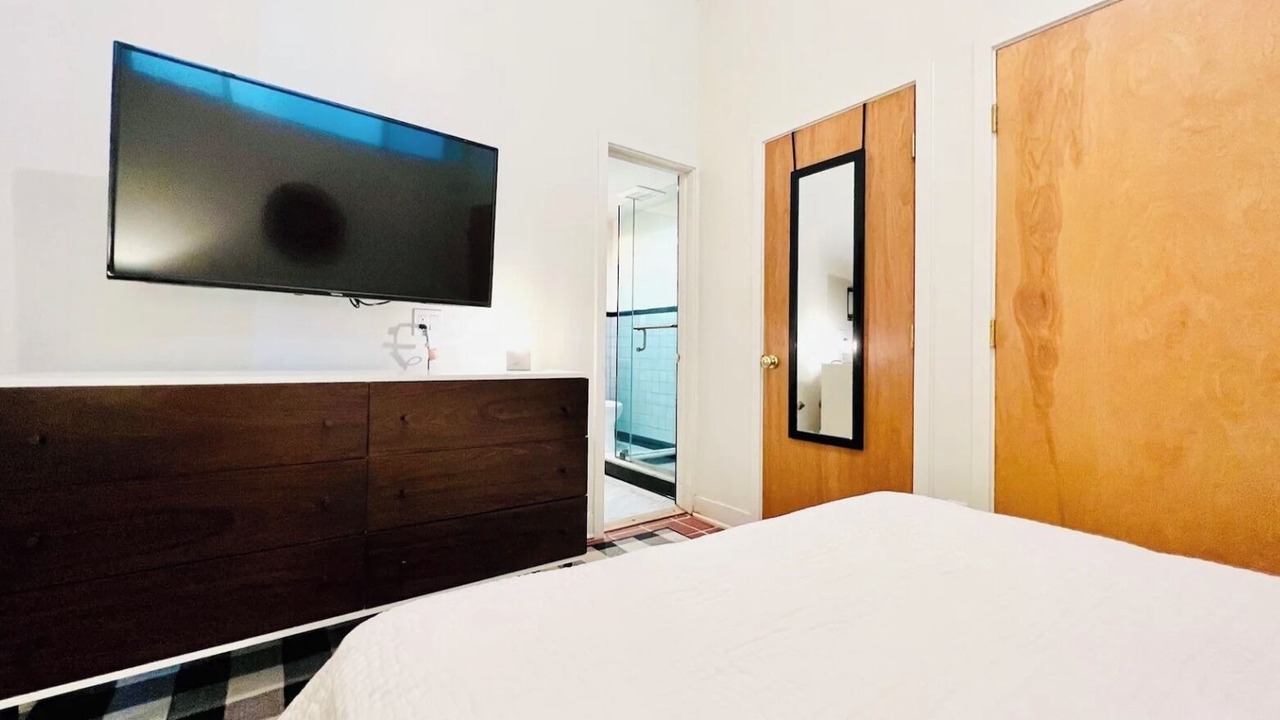 Photo of Bedroom in Eastern Malibu