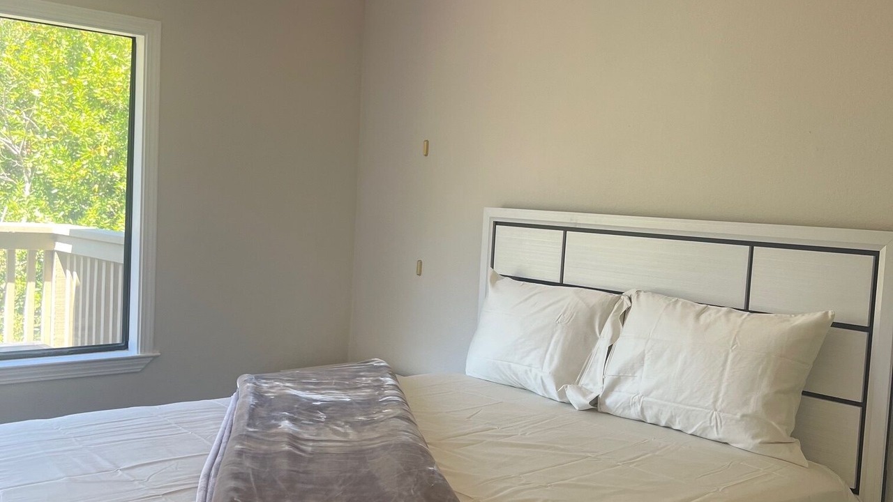 Photo of Bedroom in El Sobrante