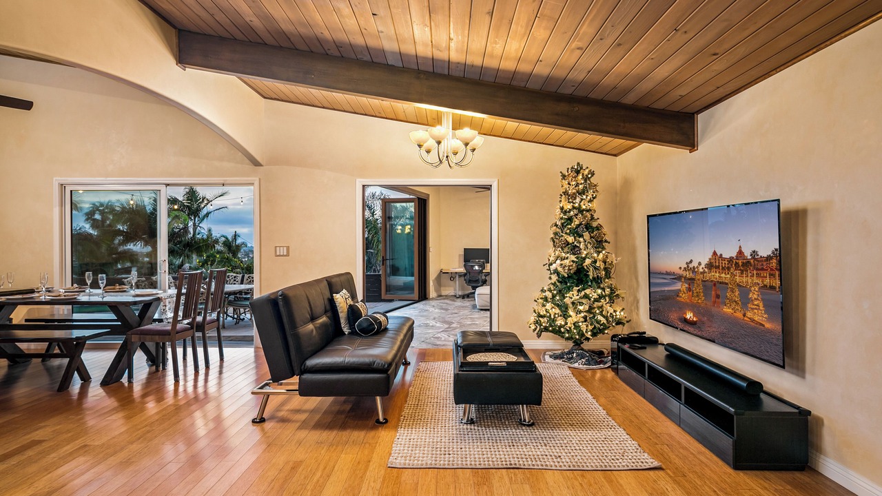 Photo of Livingroom in Bay Park
