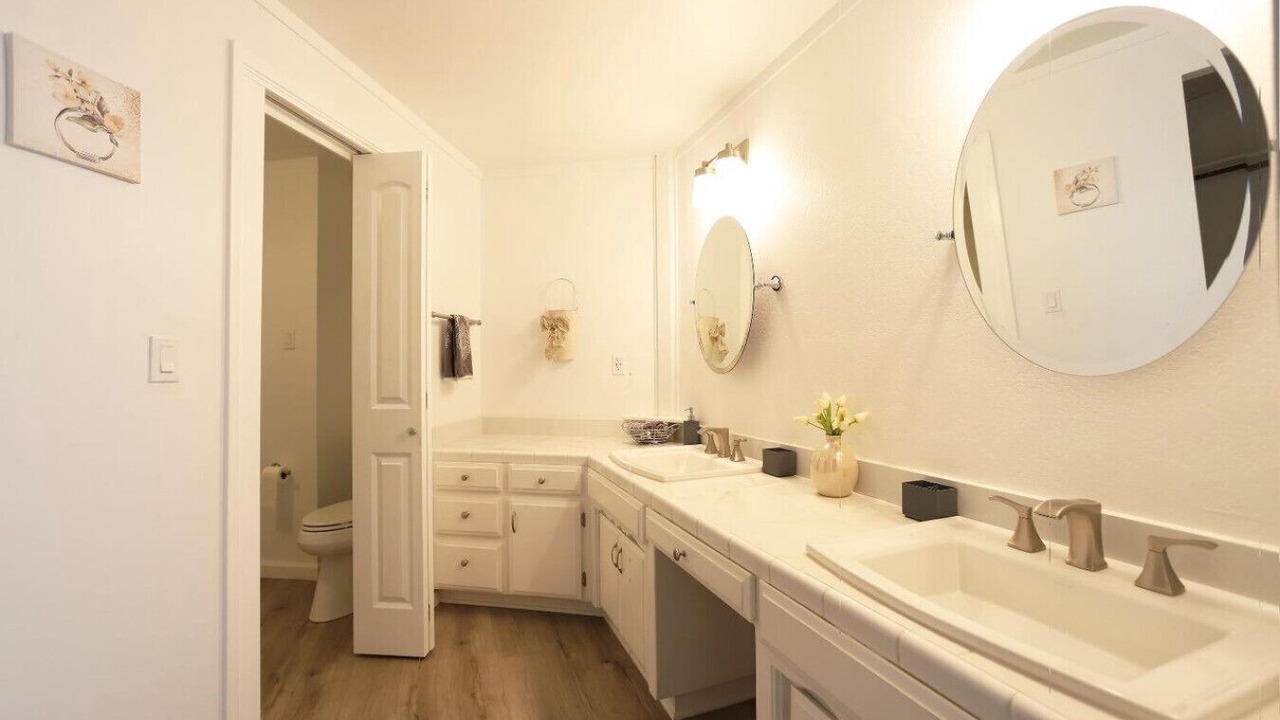Photo of Bathroom in Apple Hill