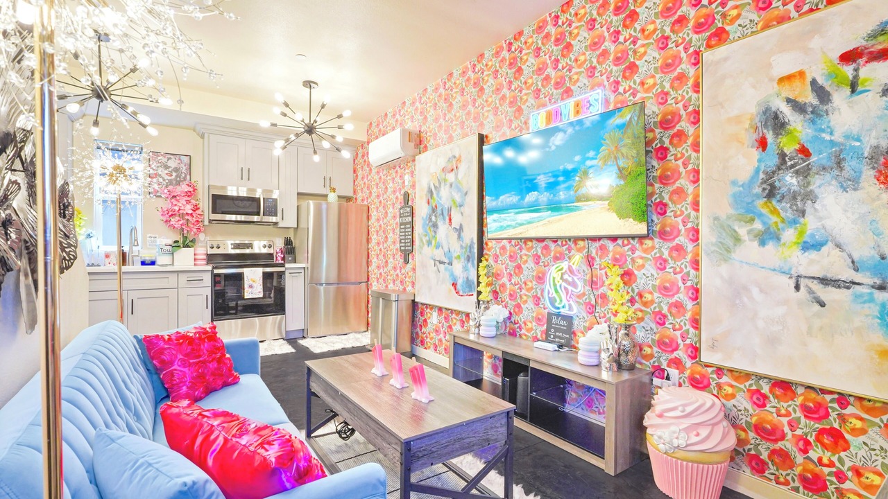 Photo of Livingroom in North Hills East
