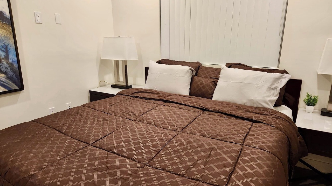 Photo of Bedroom in Pico-Union