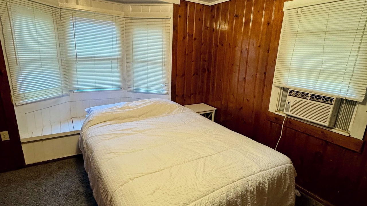 Photo of Bedroom in Crestline