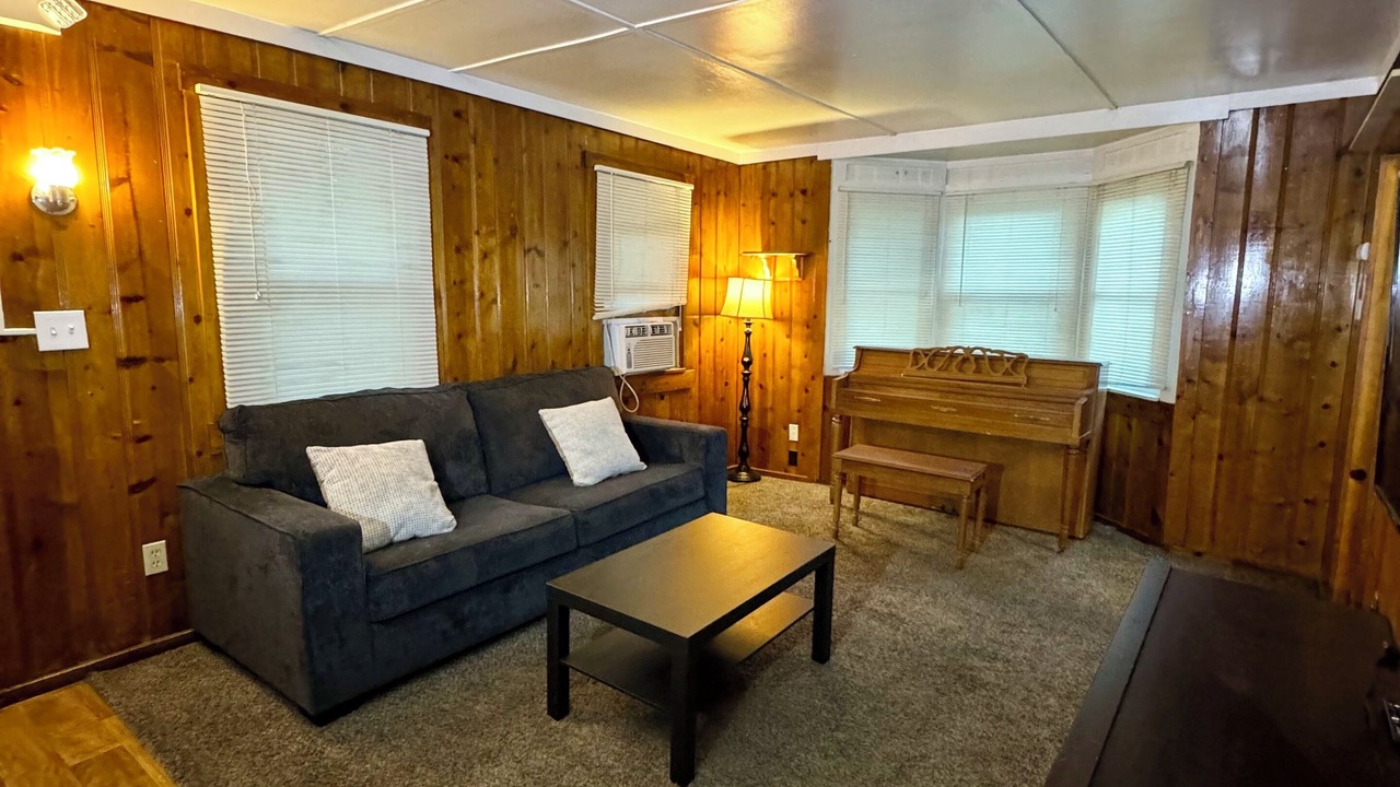 Photo of Livingroom in Crestline