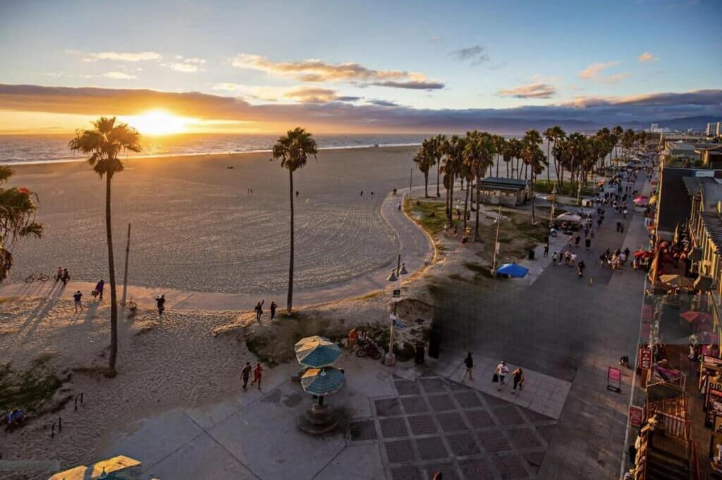 Photo of Others in Del Rey