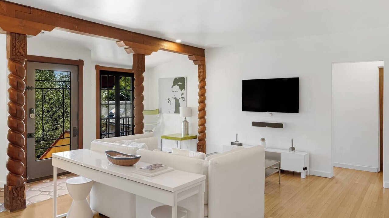 Photo of Livingroom in Los Angeles