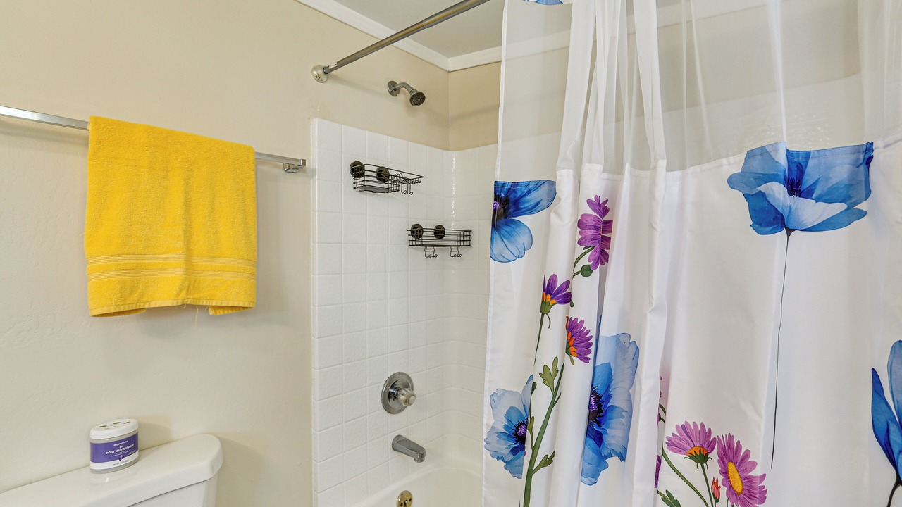Photo of Bathroom in Red Bluff