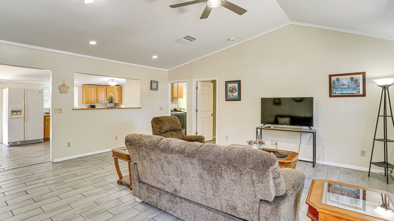 Photo of Livingroom in Red Bluff