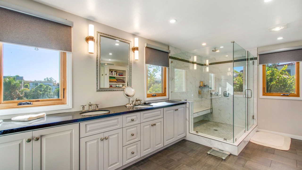 Photo of Bathroom in View Park-Windsor Hills