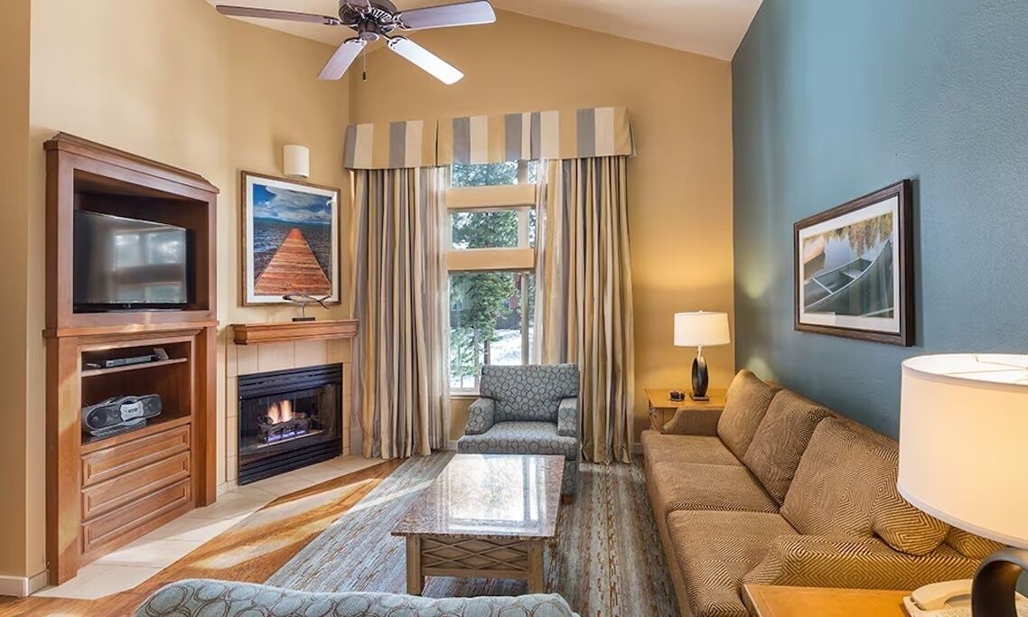 Photo of Livingroom in Round Hill Village