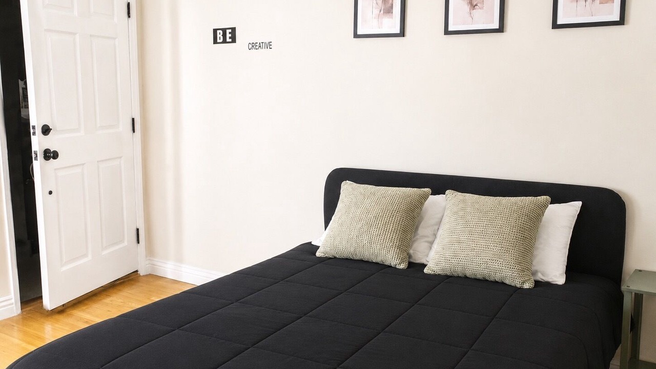 Photo of Bedroom in Burbank