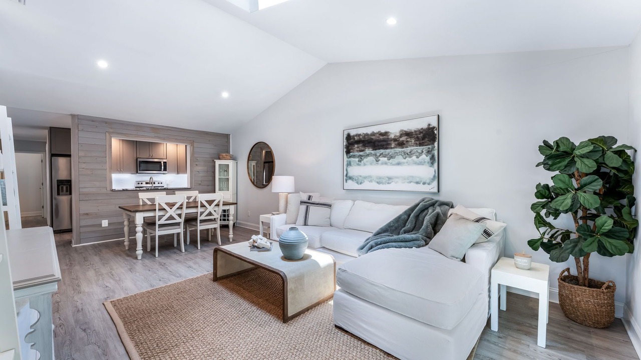 Photo of Livingroom in Dolphin's Cove