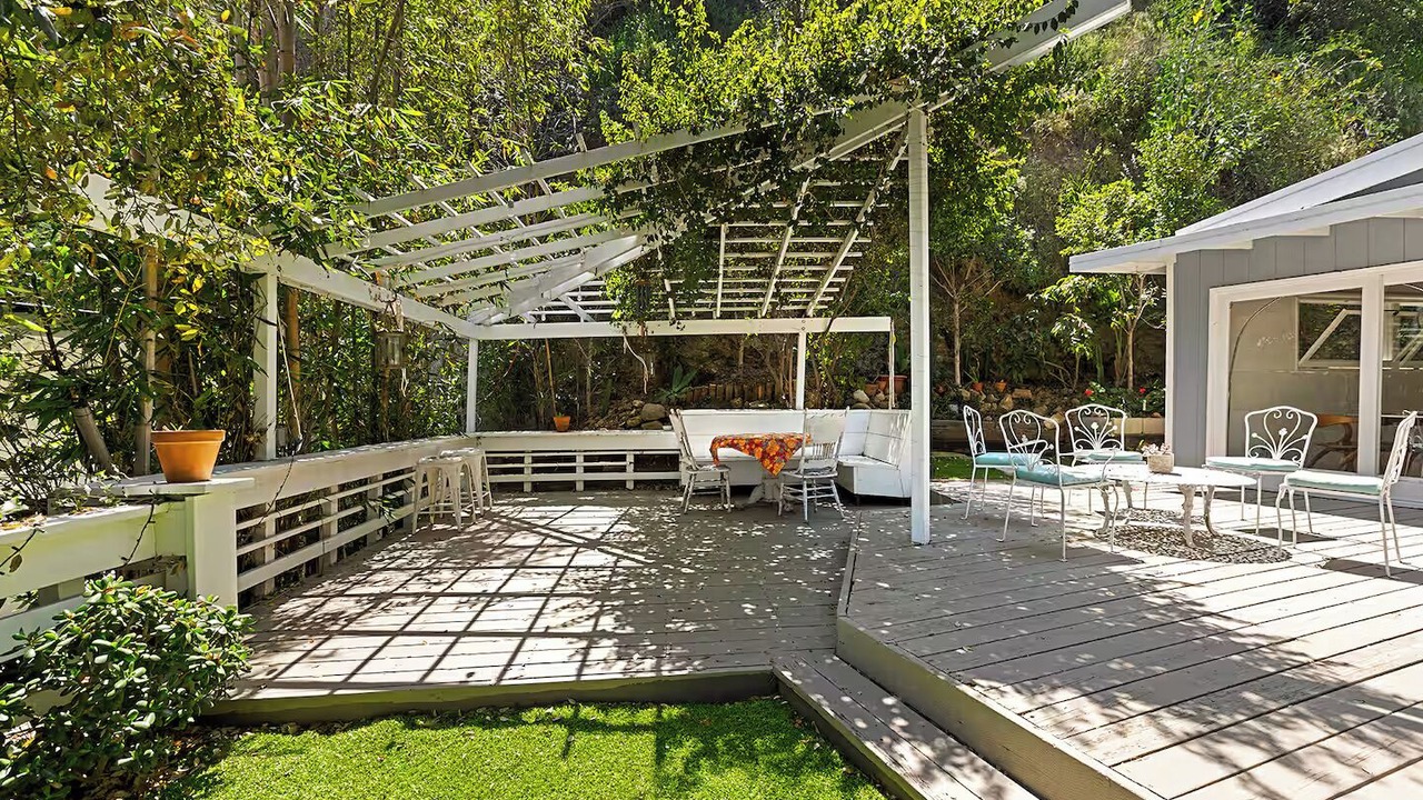 Photo of Patio Balcony in Beachwood Canyon