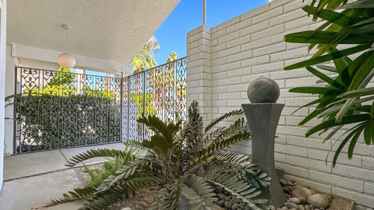 Photo of Outdoor in Canyon Corridor