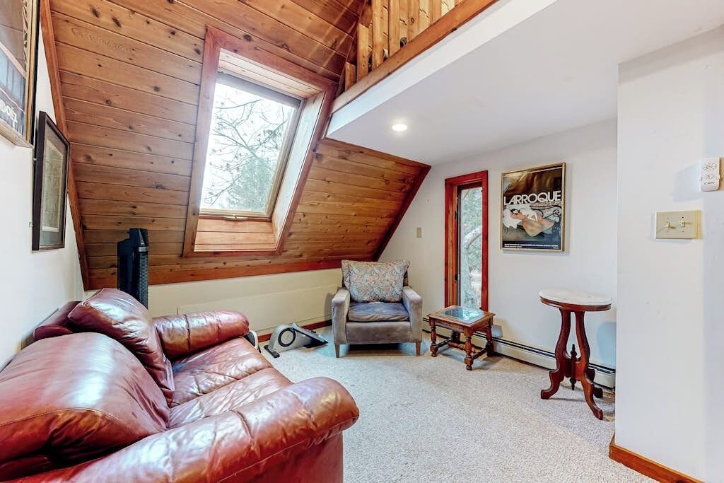 Photo of Livingroom in Pittsfield