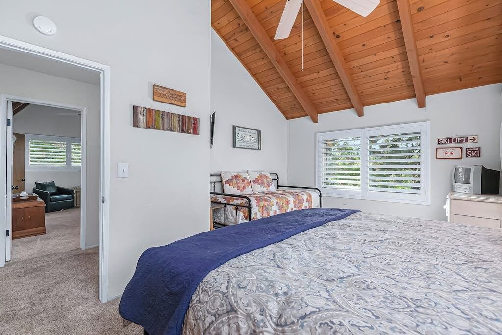 Photo of Bedroom in Blue Jay