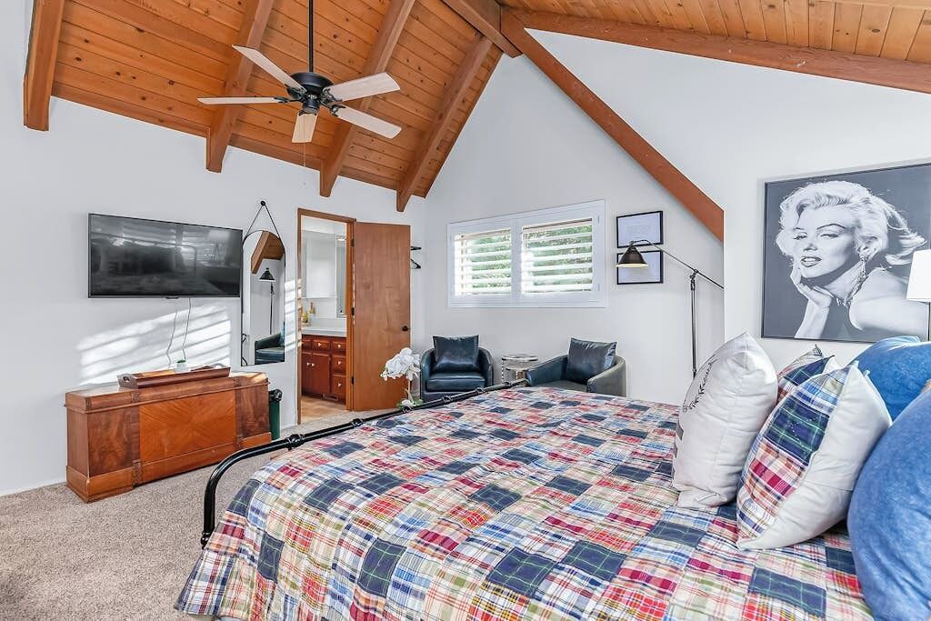 Photo of Bedroom in Blue Jay