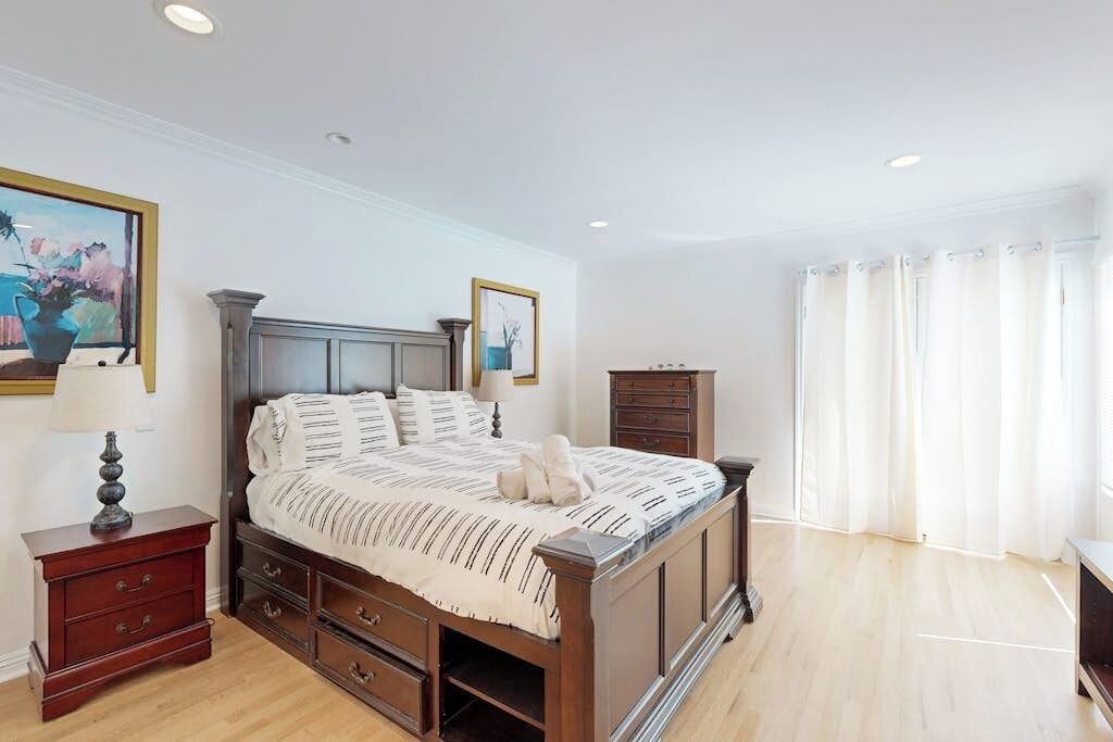 Photo of Bedroom in Beverly Hills