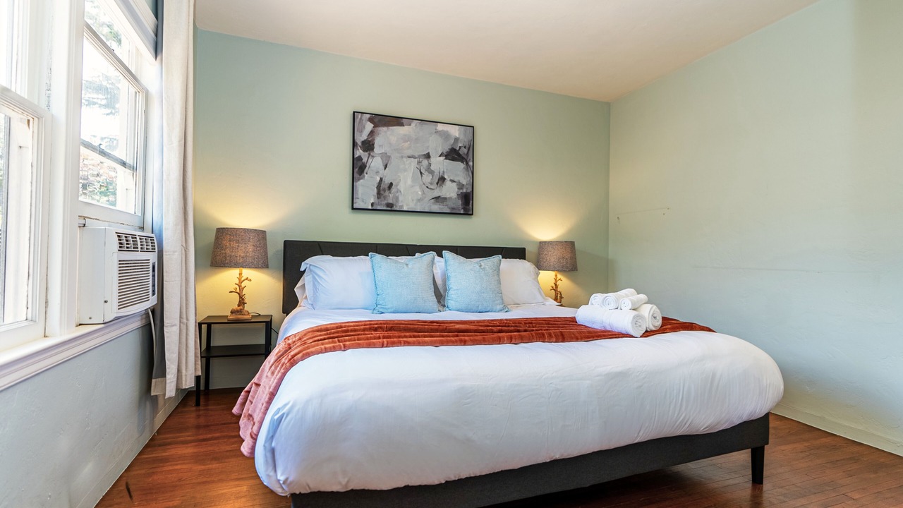Photo of Bedroom in Loyola