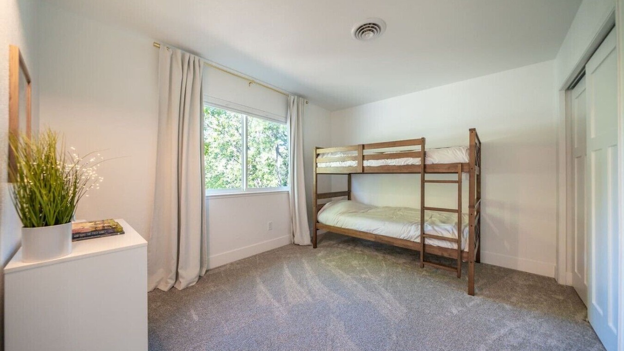 Photo of Bedroom in Redding