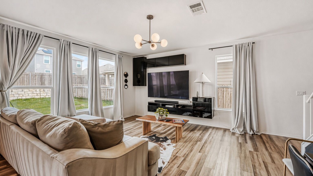 Photo of Livingroom in Del Valle