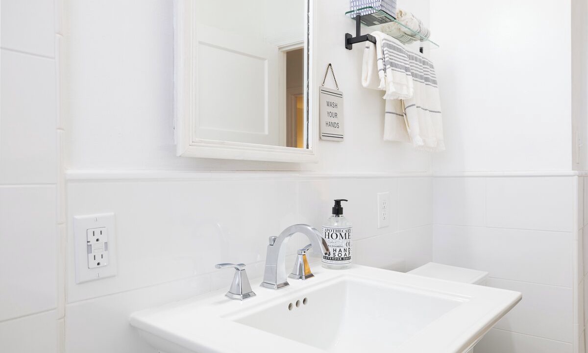 Photo of Bathroom in Oroville