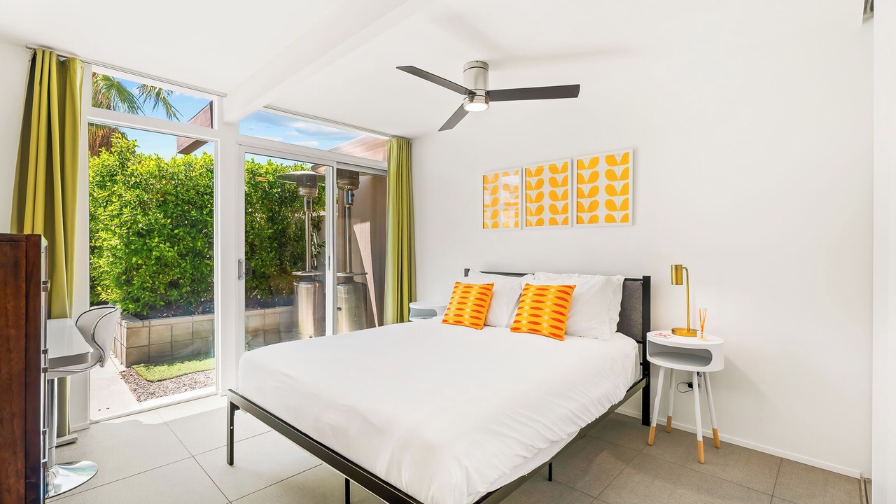 Photo of Bedroom in Racquet Club Estates